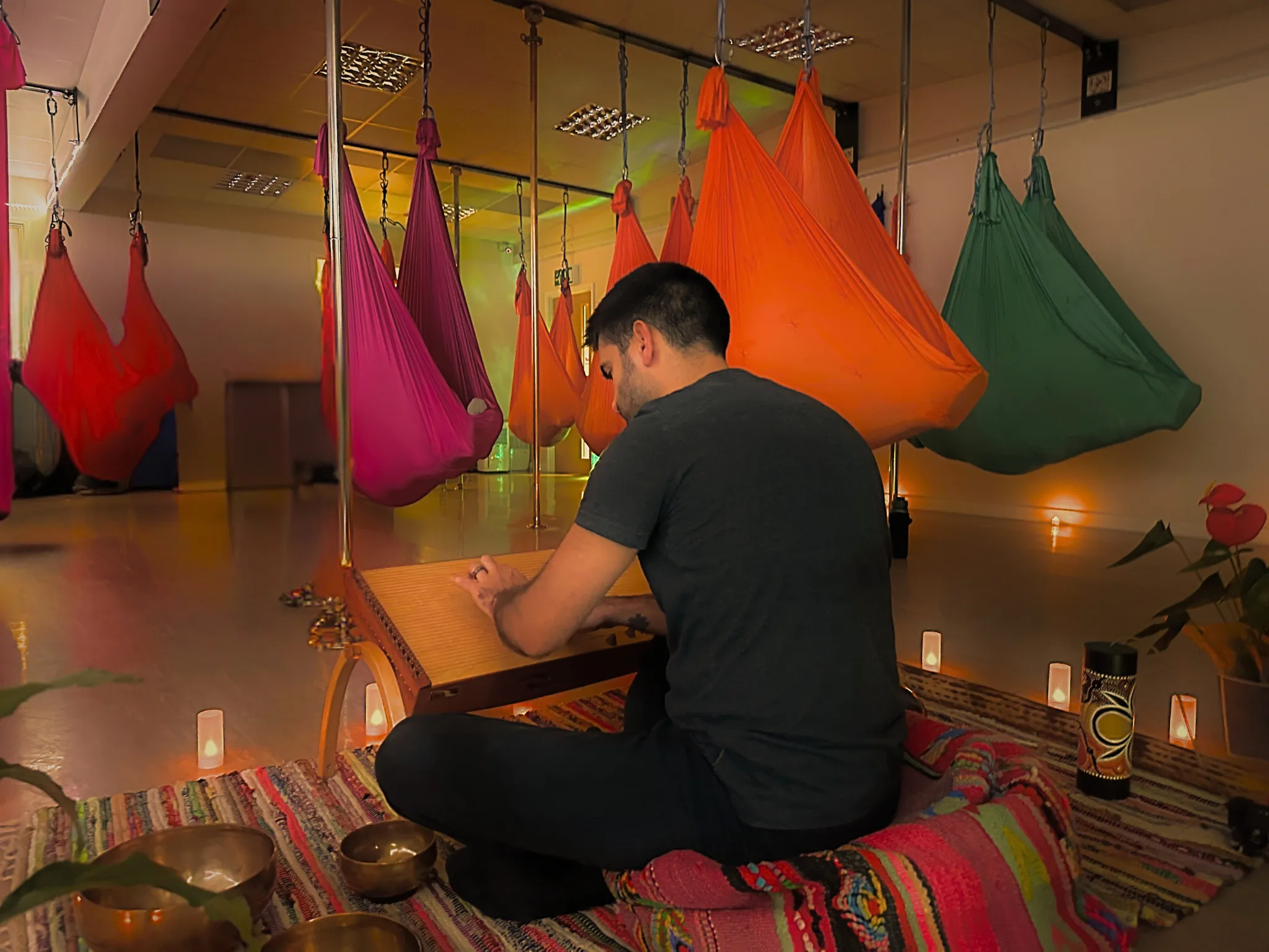 Aerial sound bath with hammocks